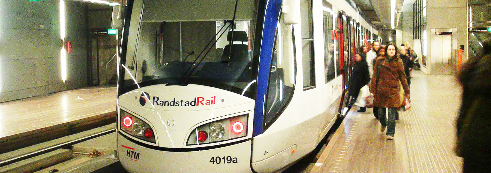 Blomsma inks contract for signage Tram Tunnel The Hague