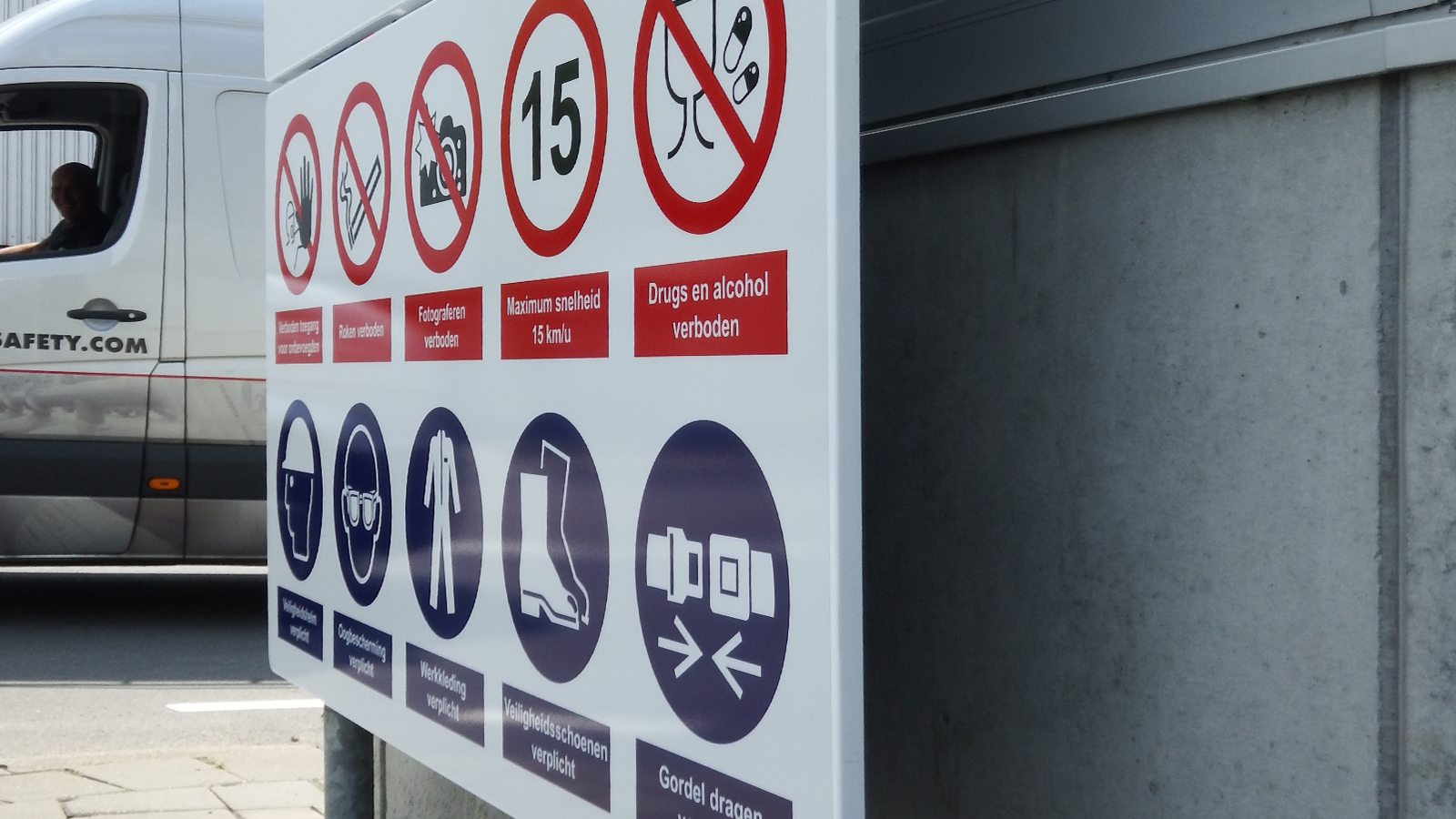 Safety signage AVR by Blomsma Signs & Safety