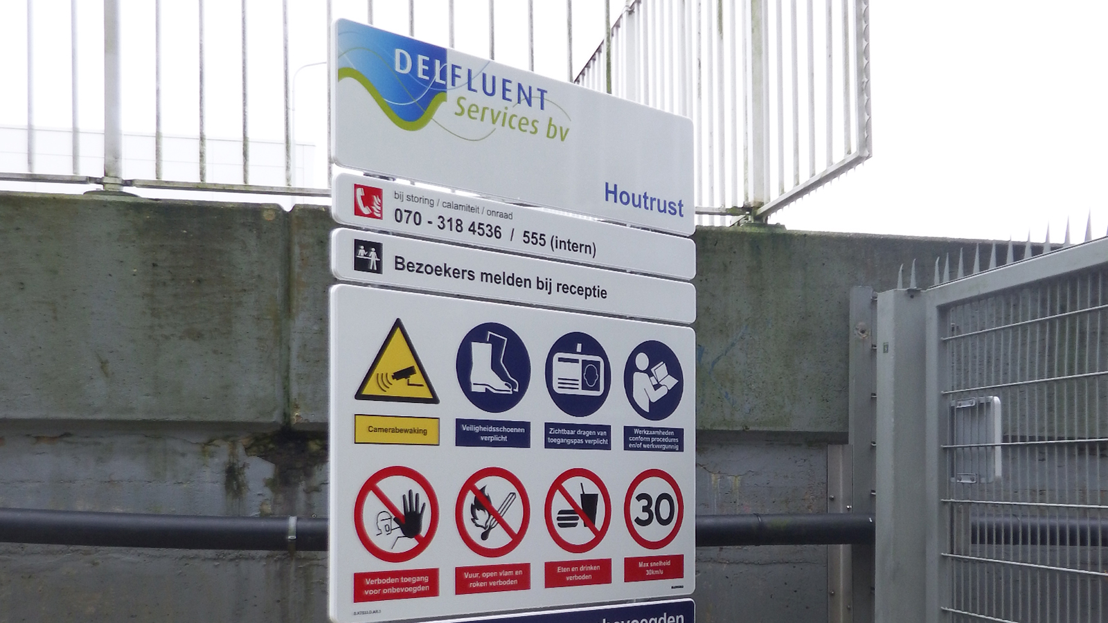 Access signs Delfluent water purification plant Blomsma Signs & Safety