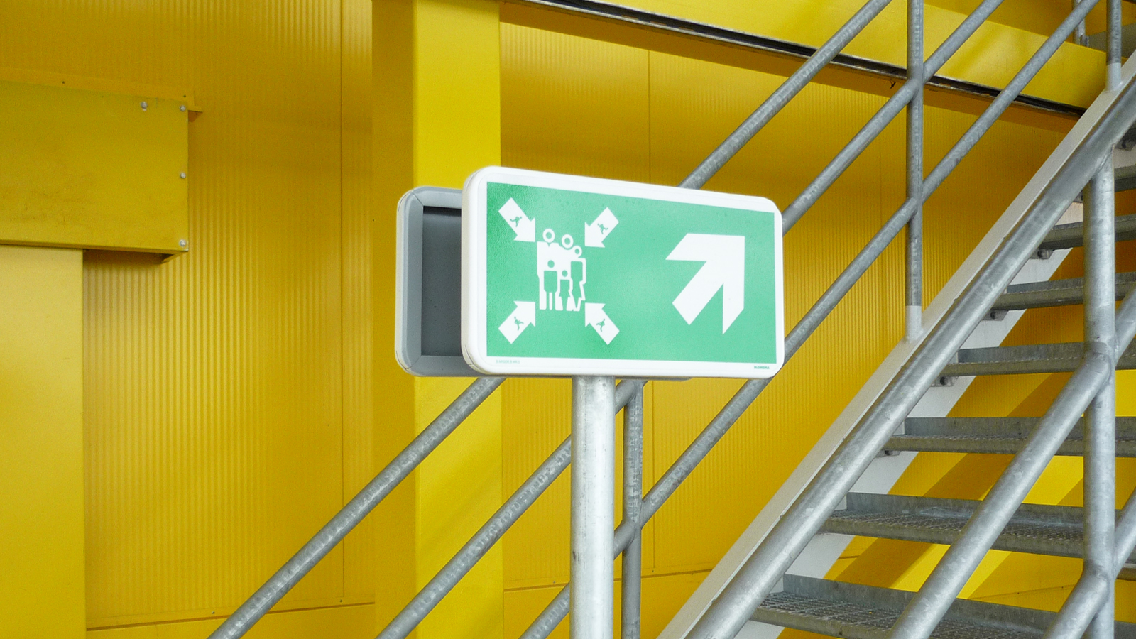 escape route marking for platform DolWin Alpha