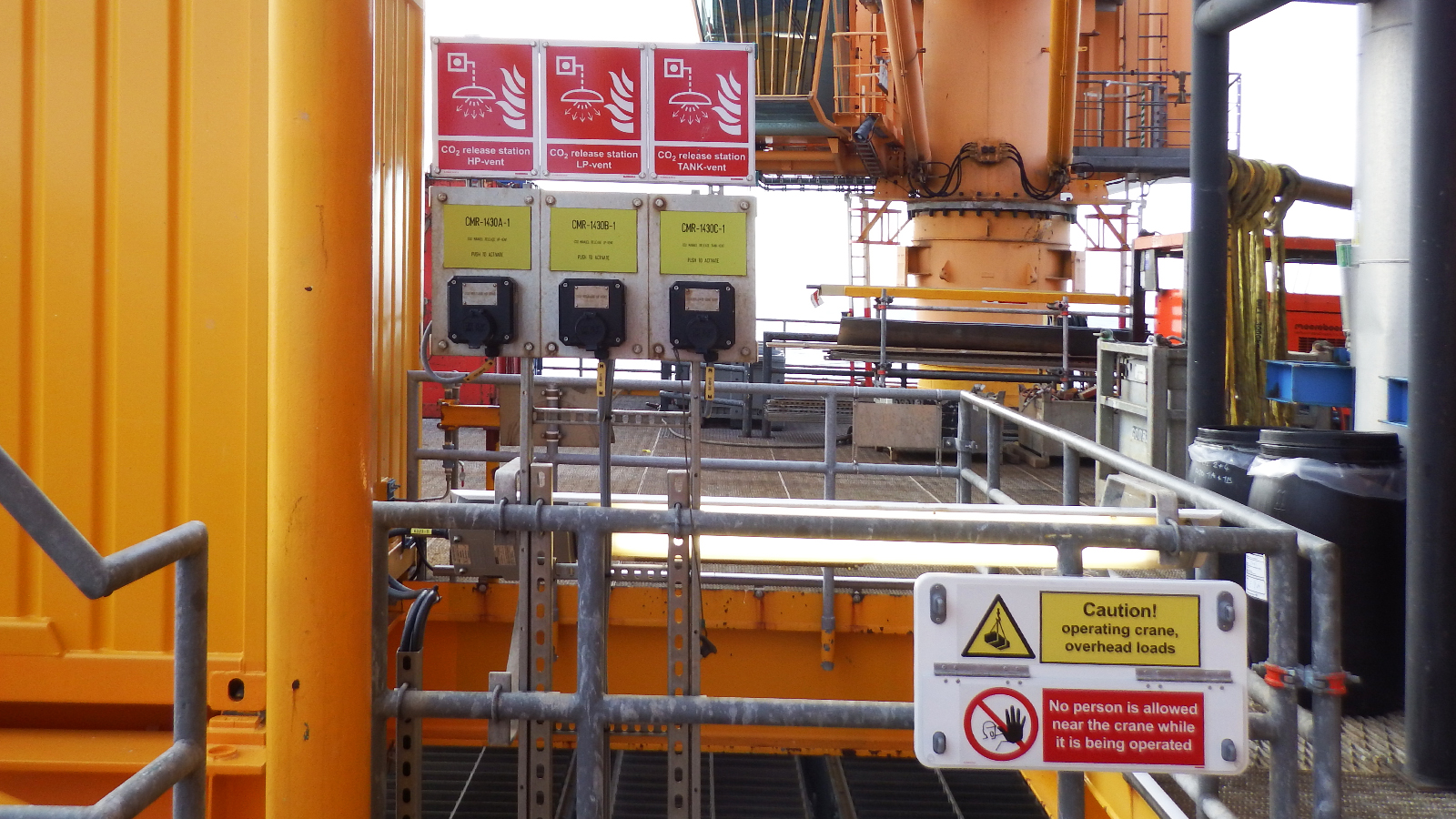Safety signage ENGIE offshore platform by Blomsma Signs & Safety