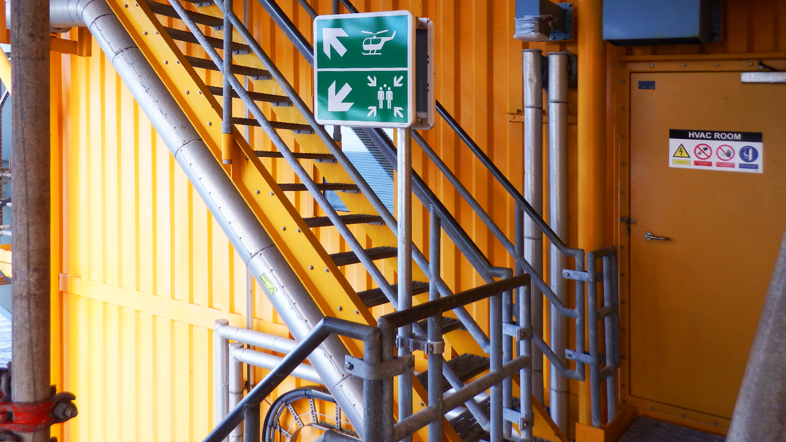 Safety signage ENGIE offshore platform by Blomsma Signs & Safety