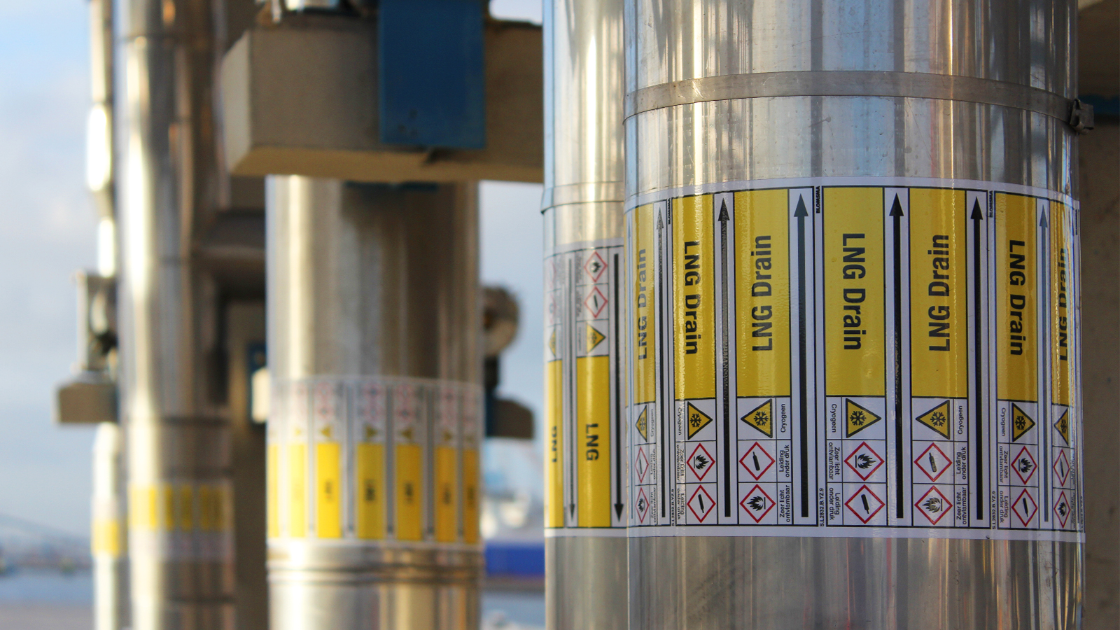 Gate Terminal pipe marking by Blomsma Signs & Safety