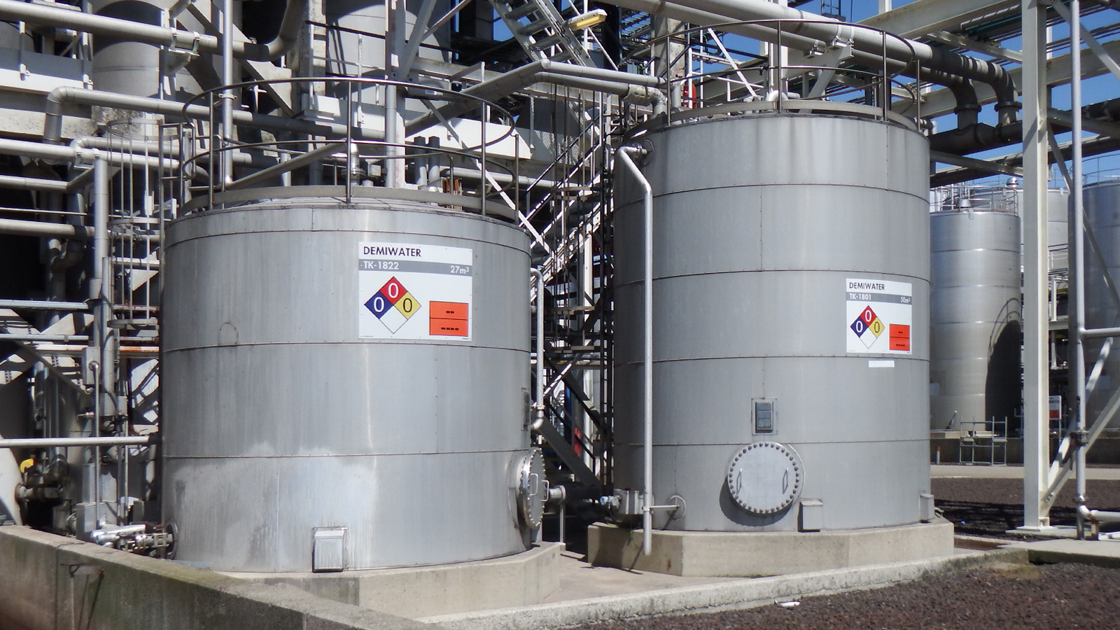 Kemira Rotterdam tank marking by Blomsma Signs & Safety