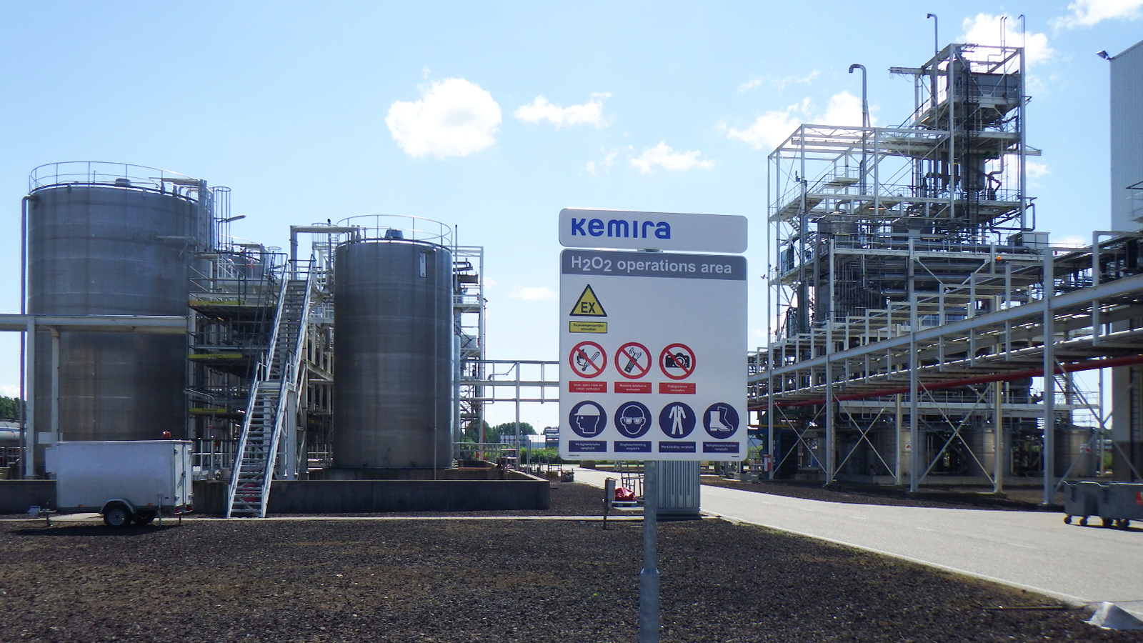 Kemira Rotterdam tank marking by Blomsma Signs & Safety