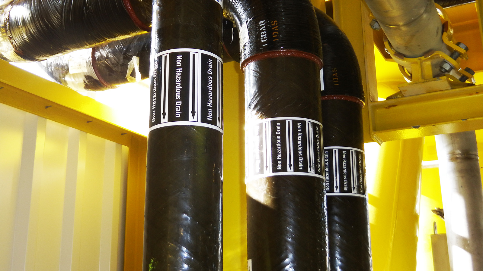 Pipe Marking Petrogas E&P A18 platform by Blomsma Signs& Safety