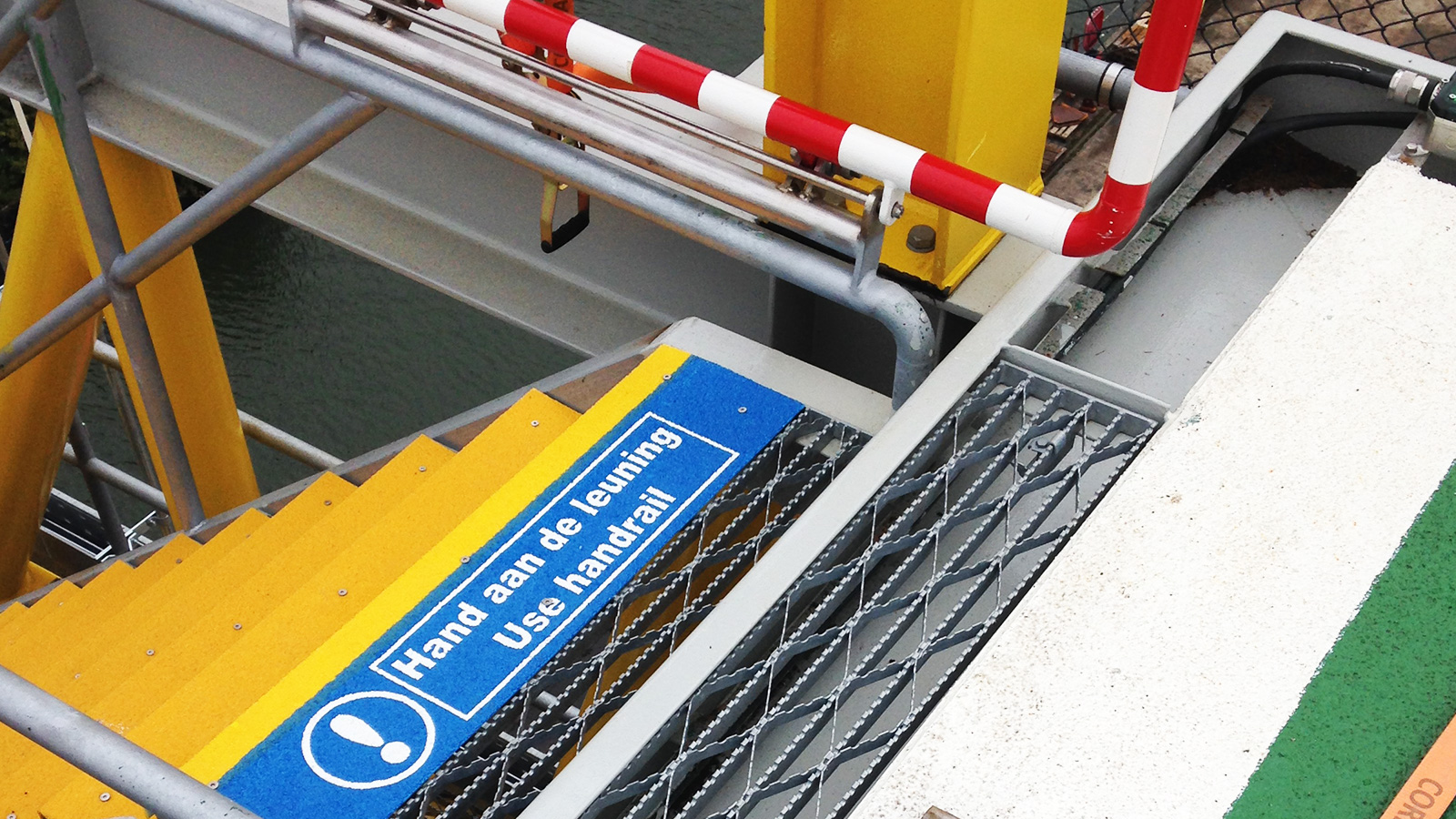 Anti slip Petrogas E&P A18 platform by Blomsma Signs& Safety
