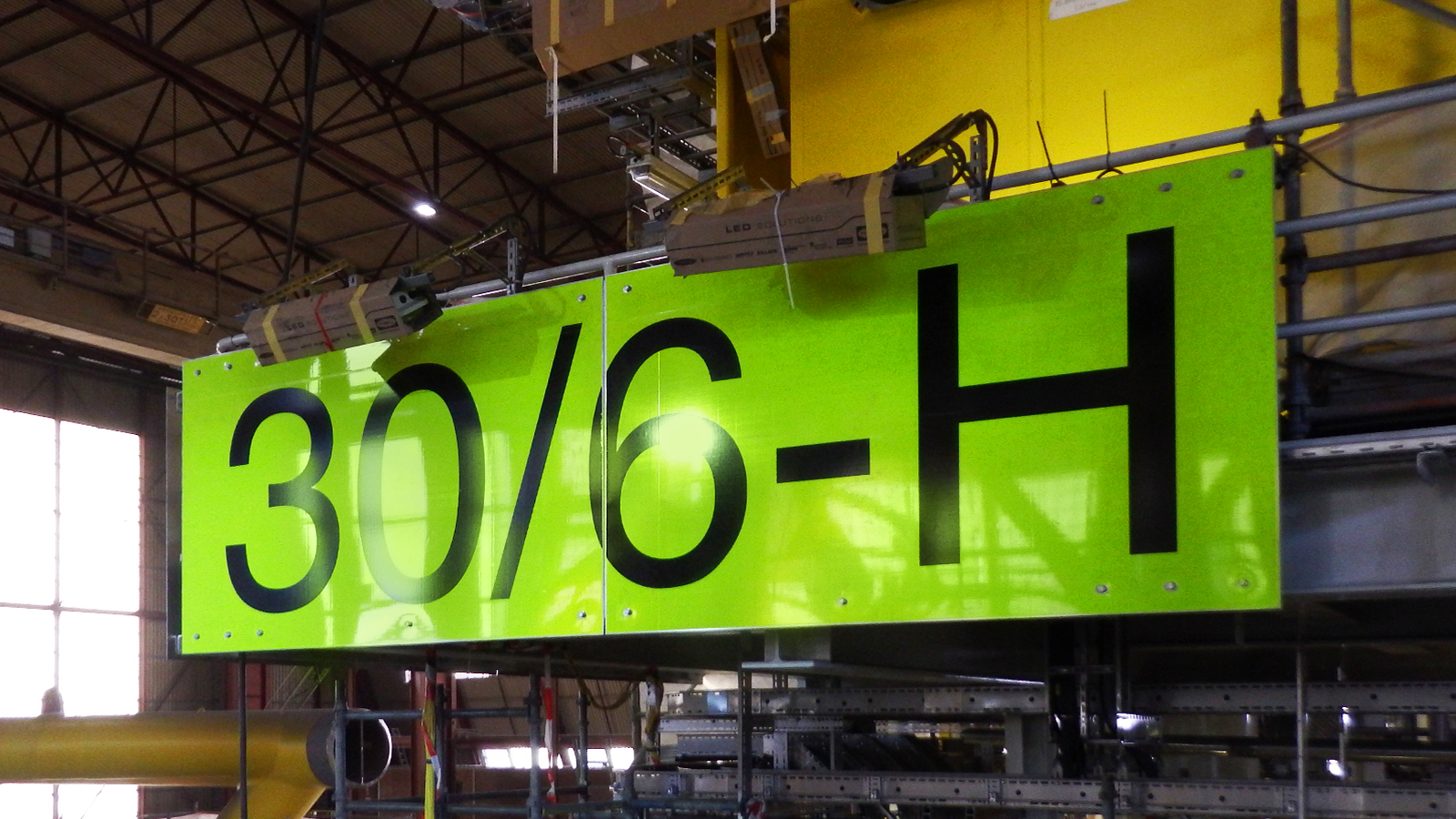 Platform identification Oseberg Vestflanken 2 platform by Blomsma Signs & Safety