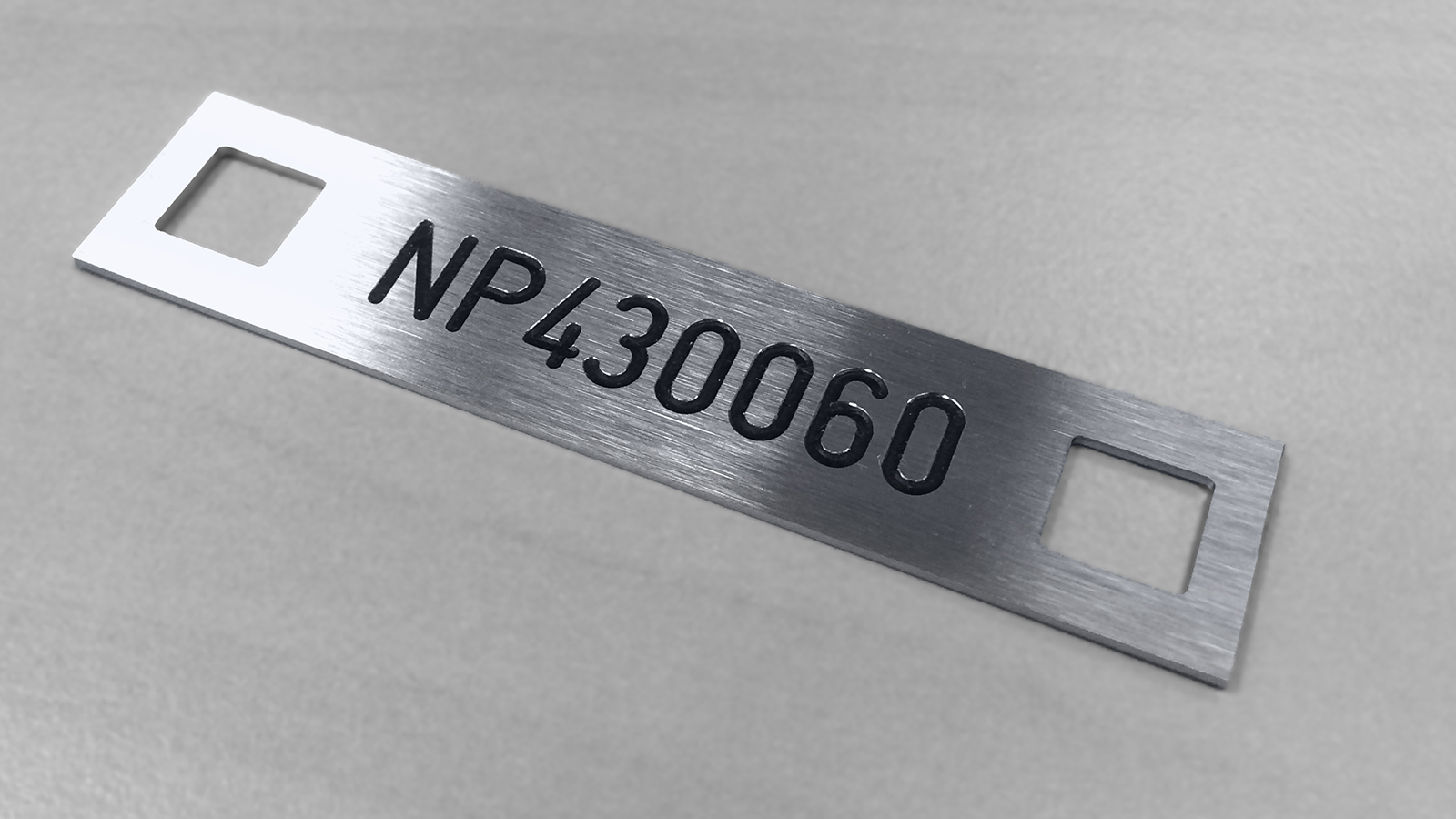 Pipe marking Oseberg Vestflanken 2 platform by Blomsma Signs & Safety