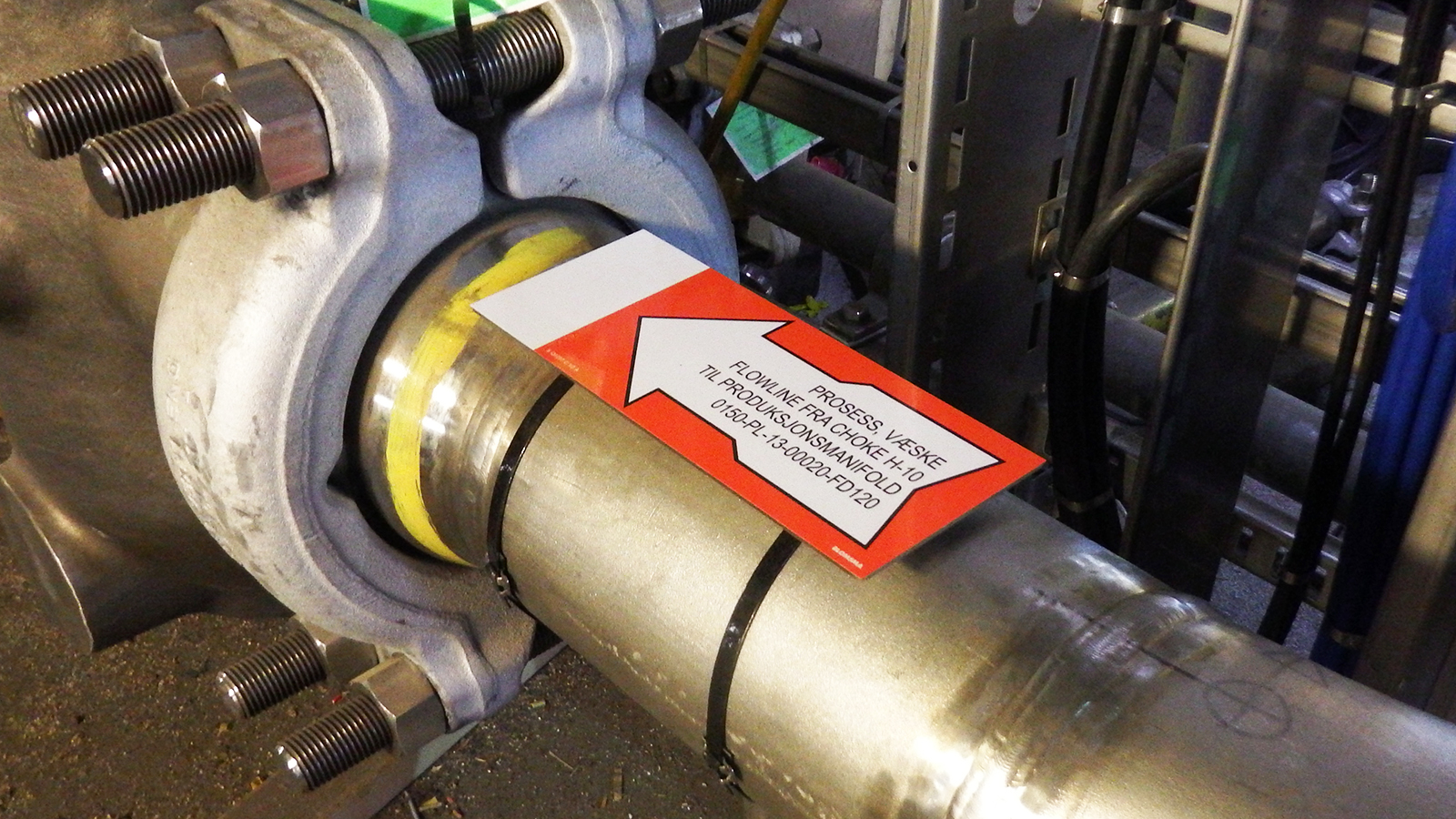 Pipe marking Oseberg Vestflanken 2 platform by Blomsma Signs & Safety