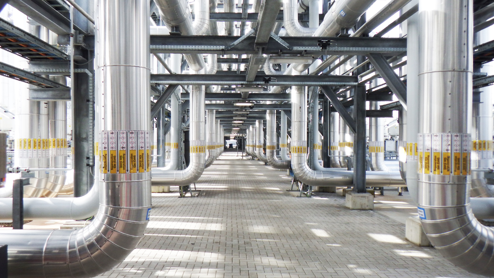 TAQA Pipe Marking by Blomsma Signs & Safety