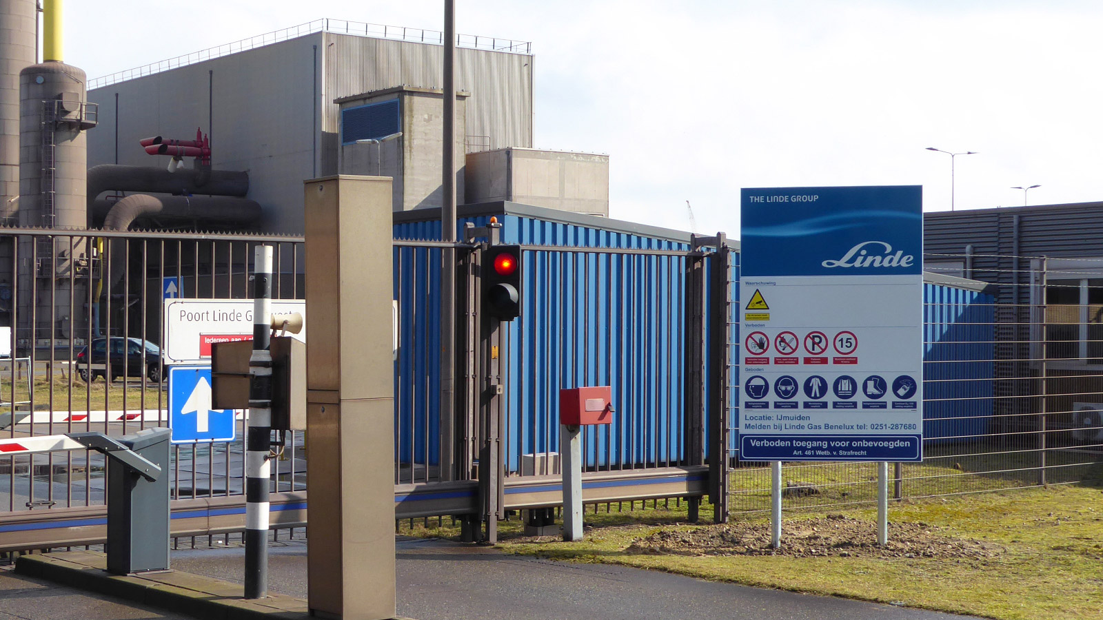 Pipe marking, tank marking and access signs for Linde Gas Benelux