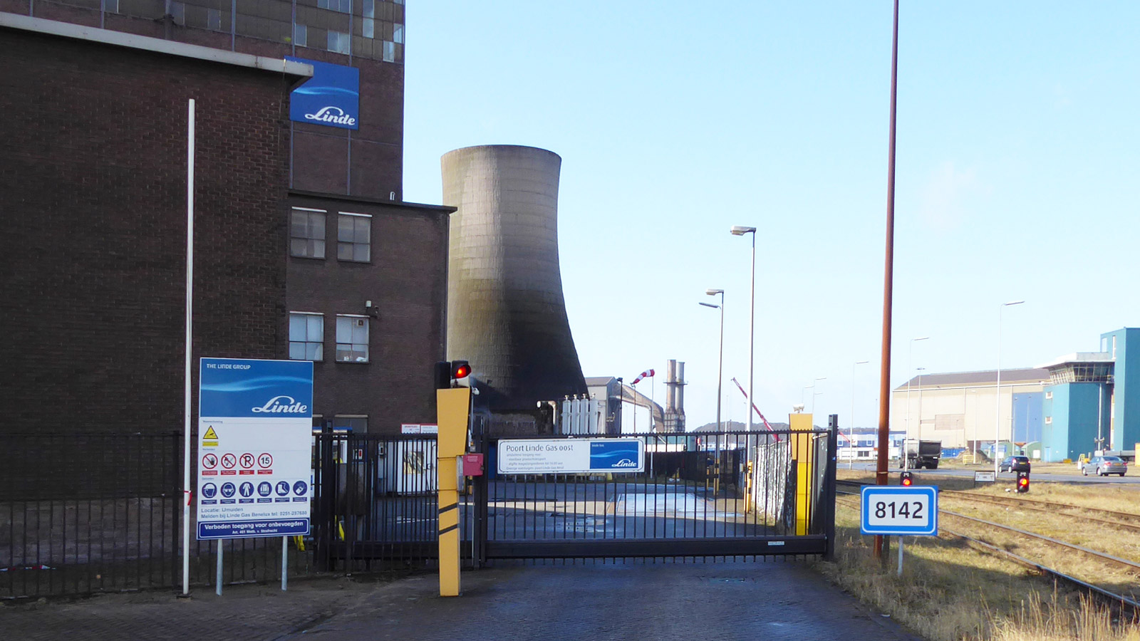 Pipe marking, tank marking and access signs for Linde Gas Benelux