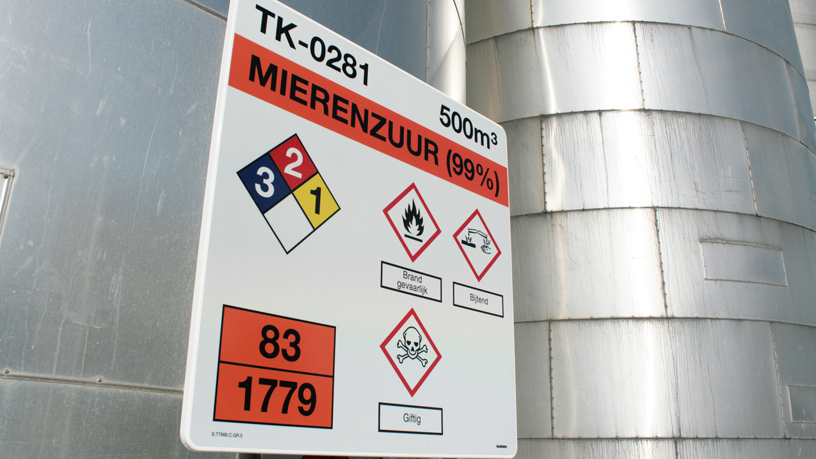 Tank Marking TPT Terneuzen by Blomsma Signs & Safety
