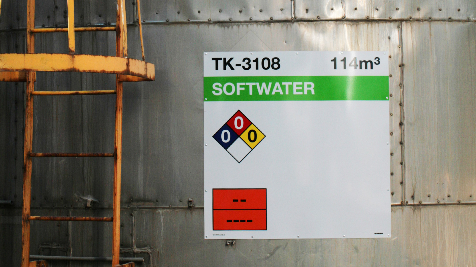 Tank Marking TPT Terneuzen by Blomsma Signs & Safety