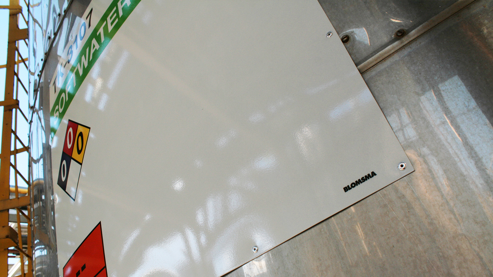 Tank Marking TPT Terneuzen by Blomsma Signs & Safety