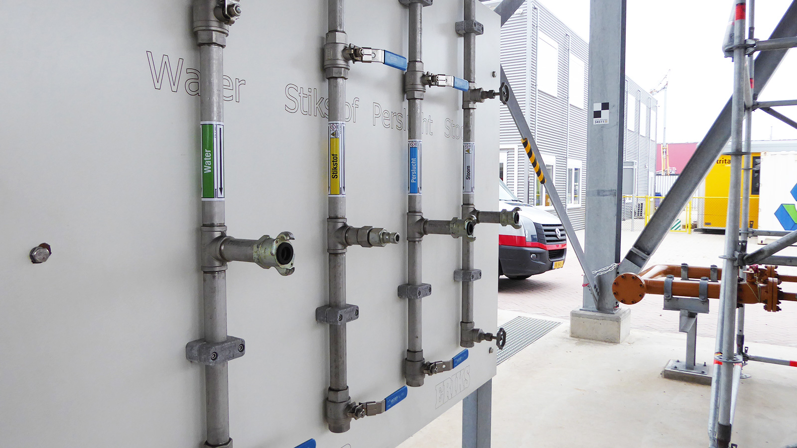 Pipe marking for RDM training plant by Blomsma Signs & Safety
