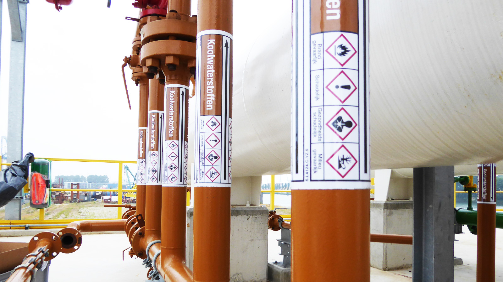 Pipe marking for RDM training plant by Blomsma Signs & Safety