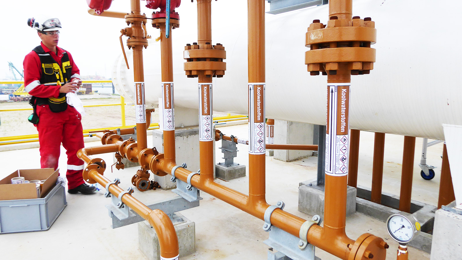 Pipe marking for RDM training plant by Blomsma Signs & Safety