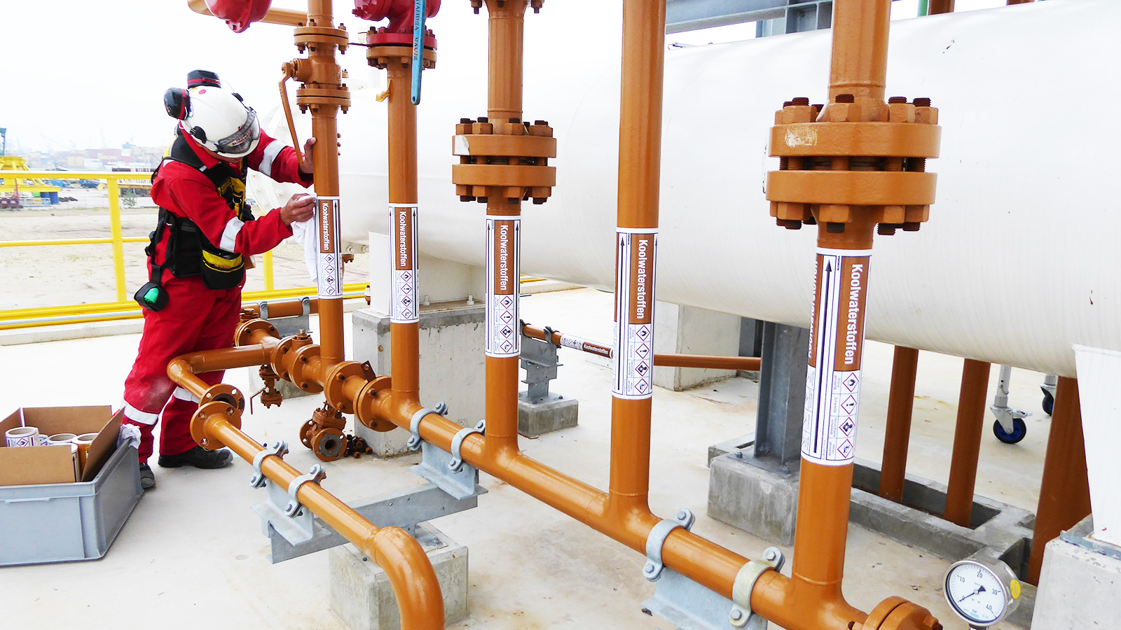 Pipe marking for RDM training plant by Blomsma Signs & Safety