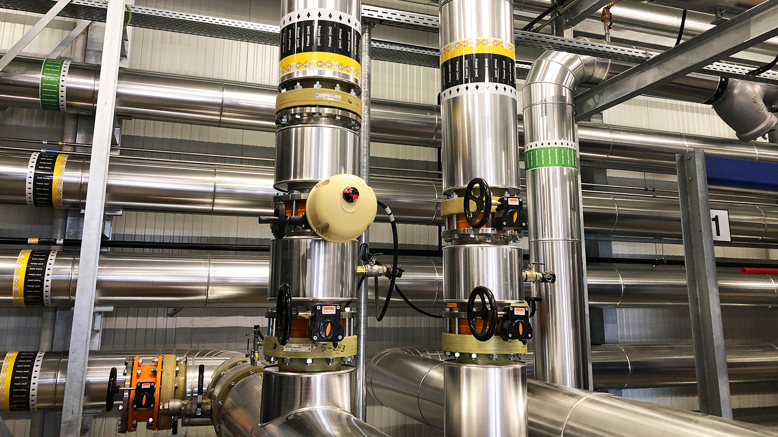 Pipe Marking ISO20560 TRIAS Westland Geothermal site by Blomsma Signs & Safety