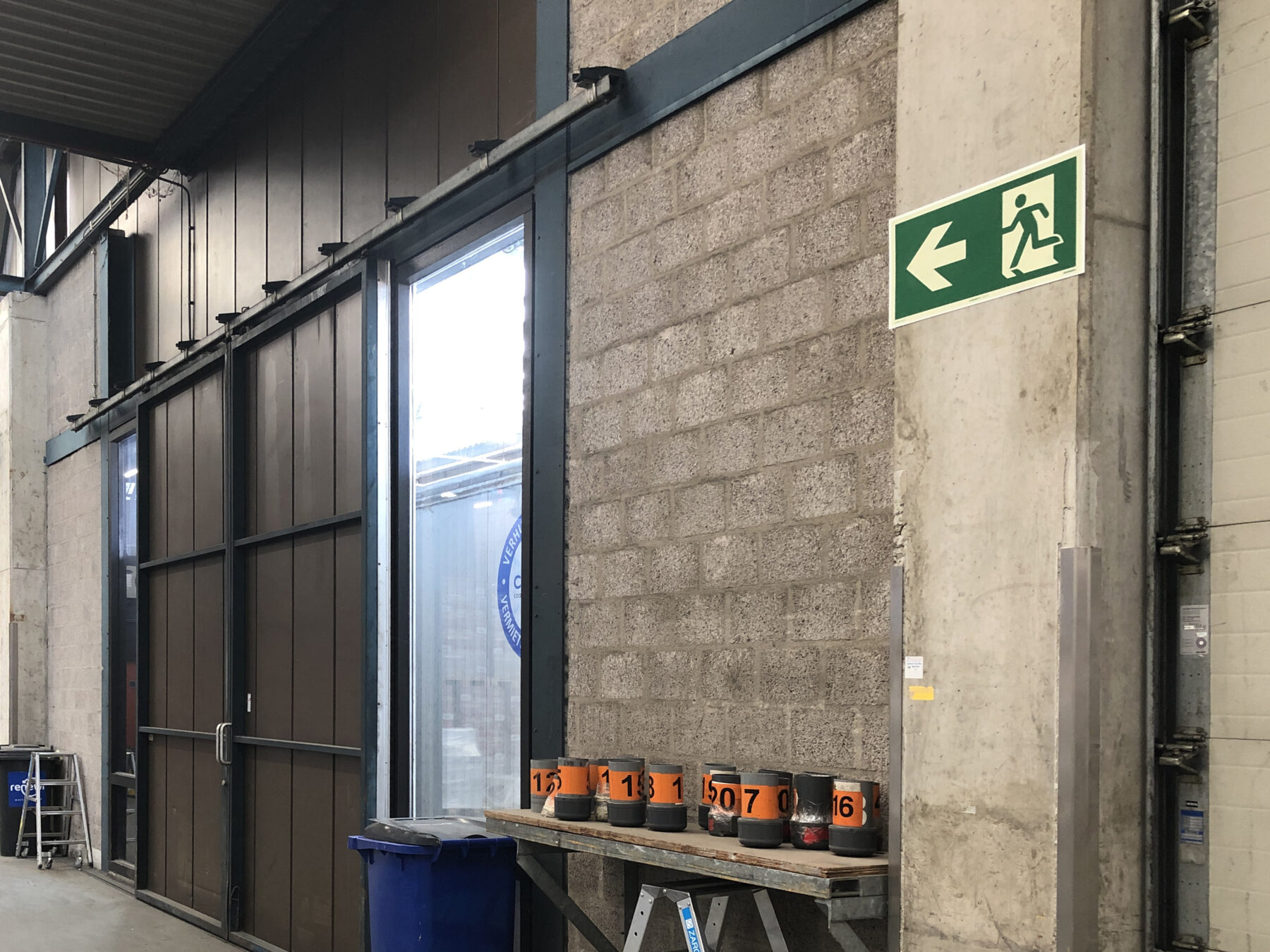 Marking of escape routes