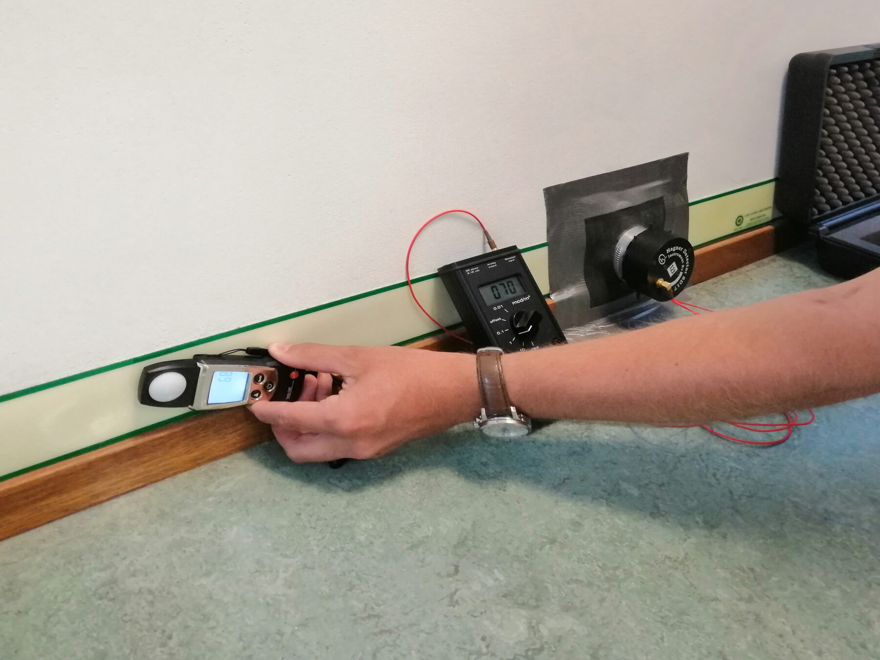 Messung und Zertifizierung von low location lighting Systemen Blomsma Signs & Safety GmbH