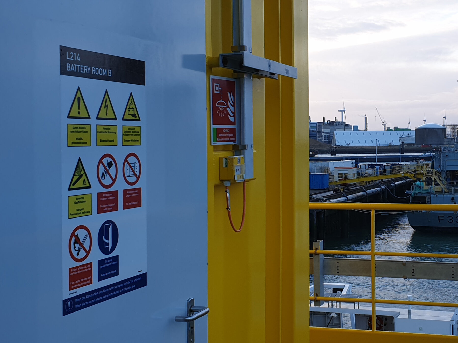 Composite signs as part of safety signage
