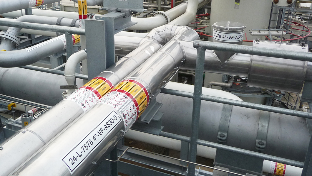 Process identification for marking equipment and pipes with tagging labels
