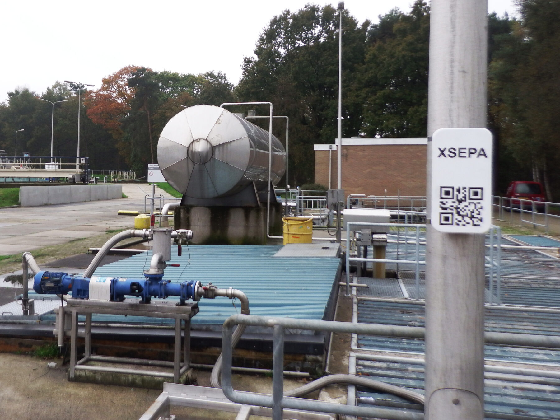 Process identification for marking equipment and pipes with tagging labels