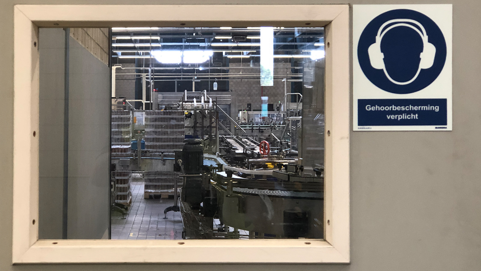 composite signs Avandis Zoetermeer by Blomsma Signs & Safety