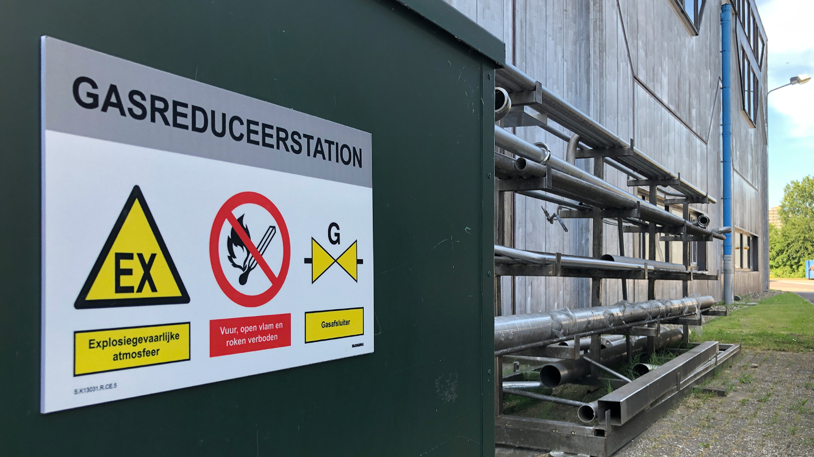 composite signs Avandis Zoetermeer by Blomsma Signs & Safety