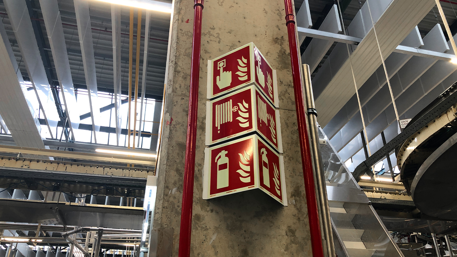 Safety signage Avandis Zoetermeer by Blomsma Signs & Safety