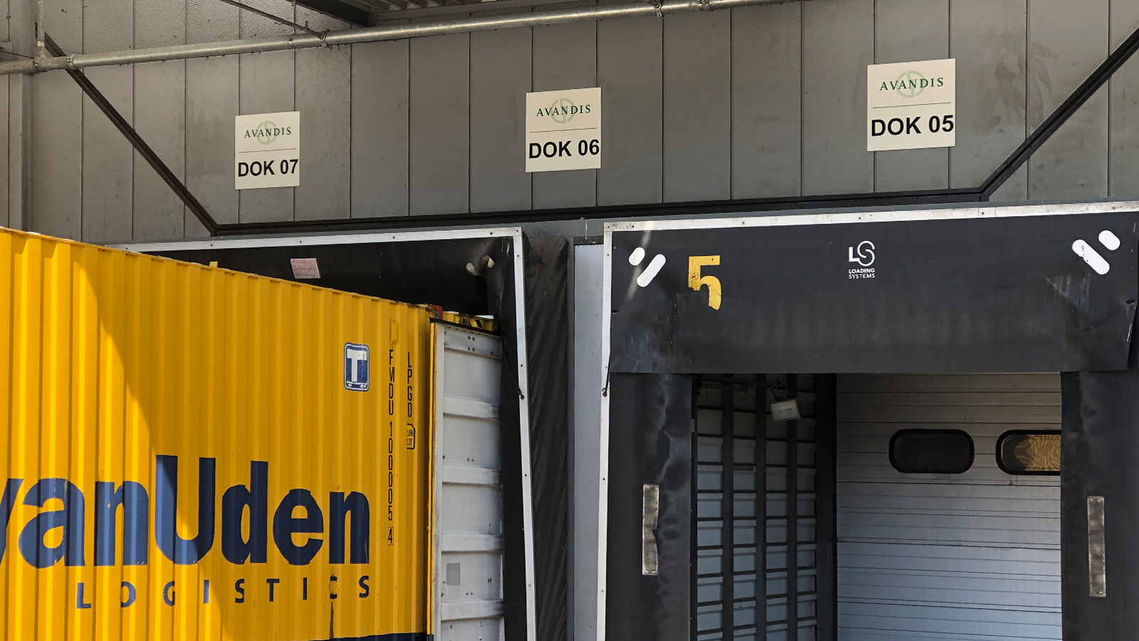 Building coding Avandis Zoetermeer by Blomsma Signs & Safety