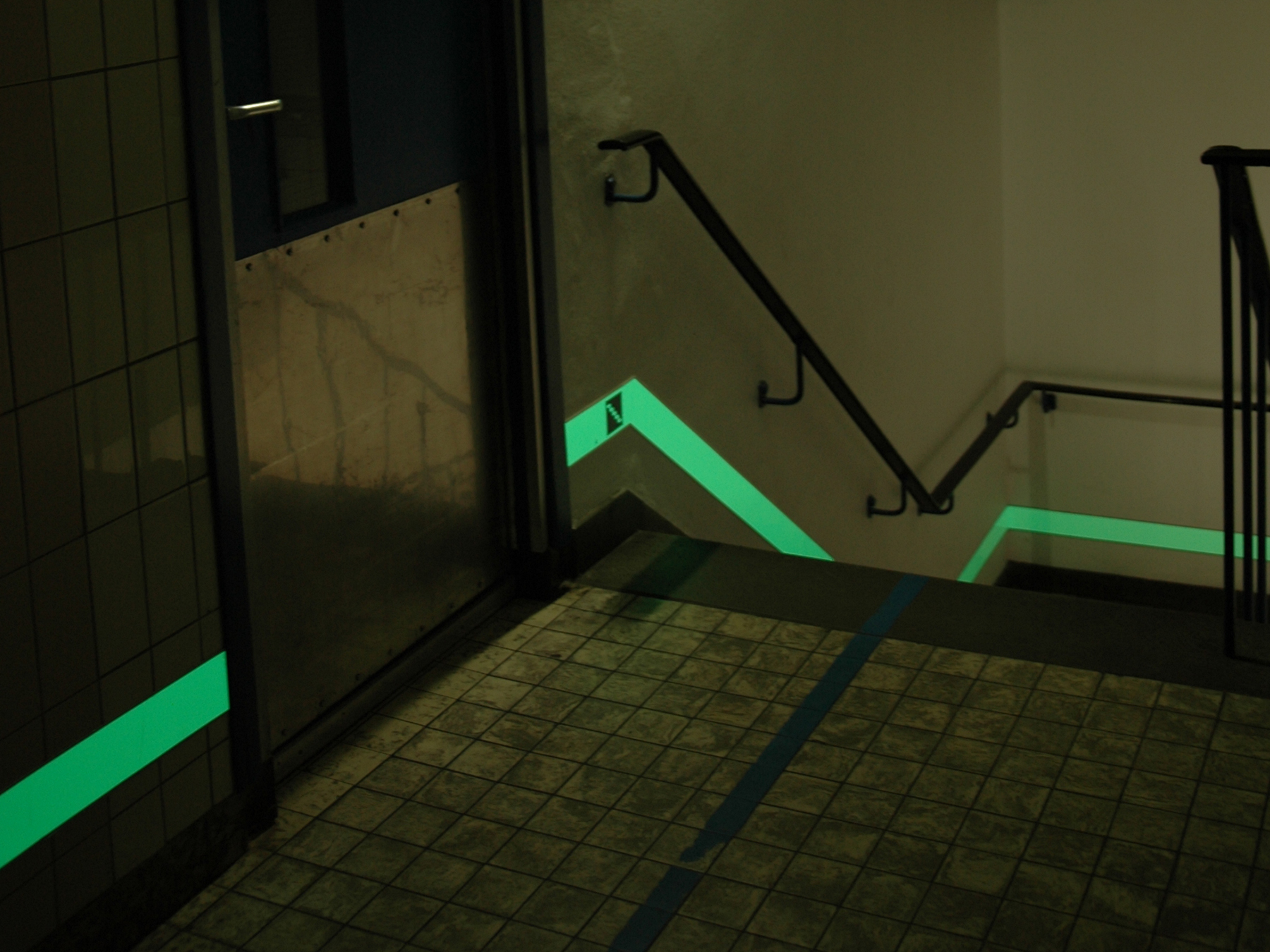 Sicherheitsleitsysteme Low Location Lighting Produkte und Dienstleistungen von Blomsma Signs & Safety GmbH