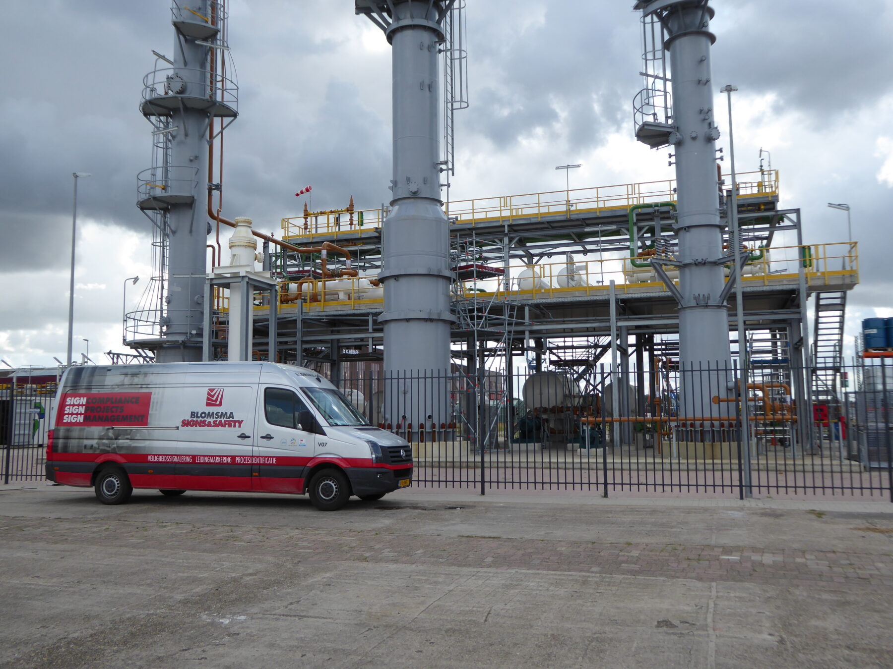 Blomsma Signs & Safety vehicel on site