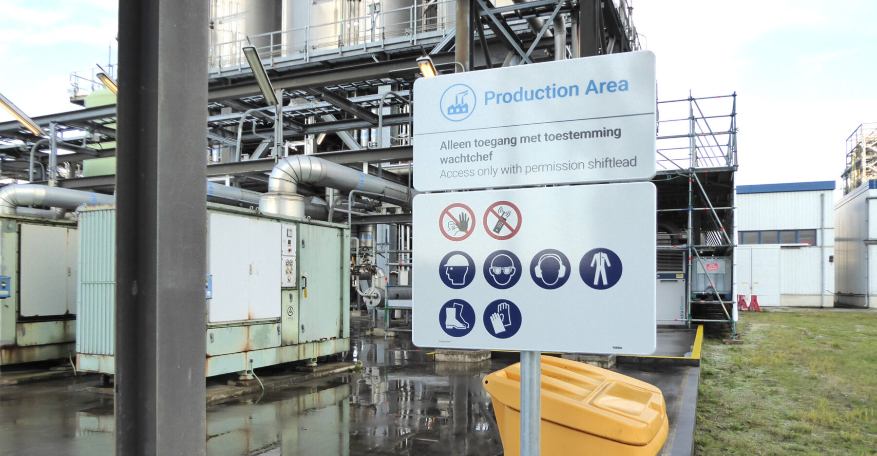 Composite signs by Blomsma Signs & Safety Composite signs by Blomsma Signs & Safety