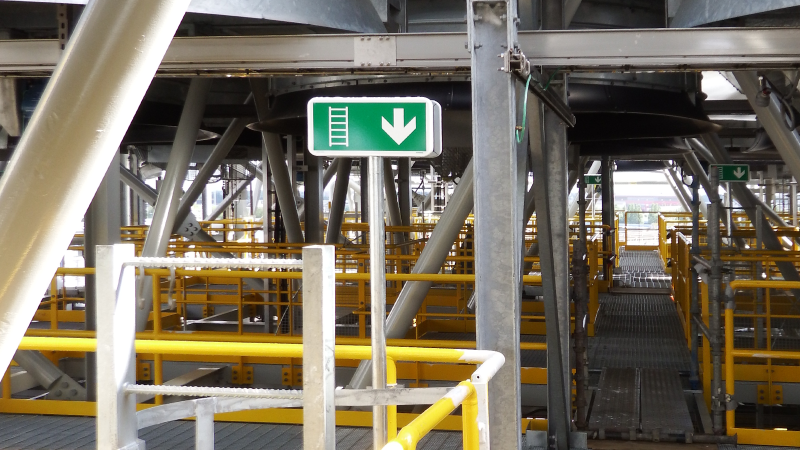 Marathon Oil Alba B3 Platform – Safety Signage by Blomsma Signs & Safety