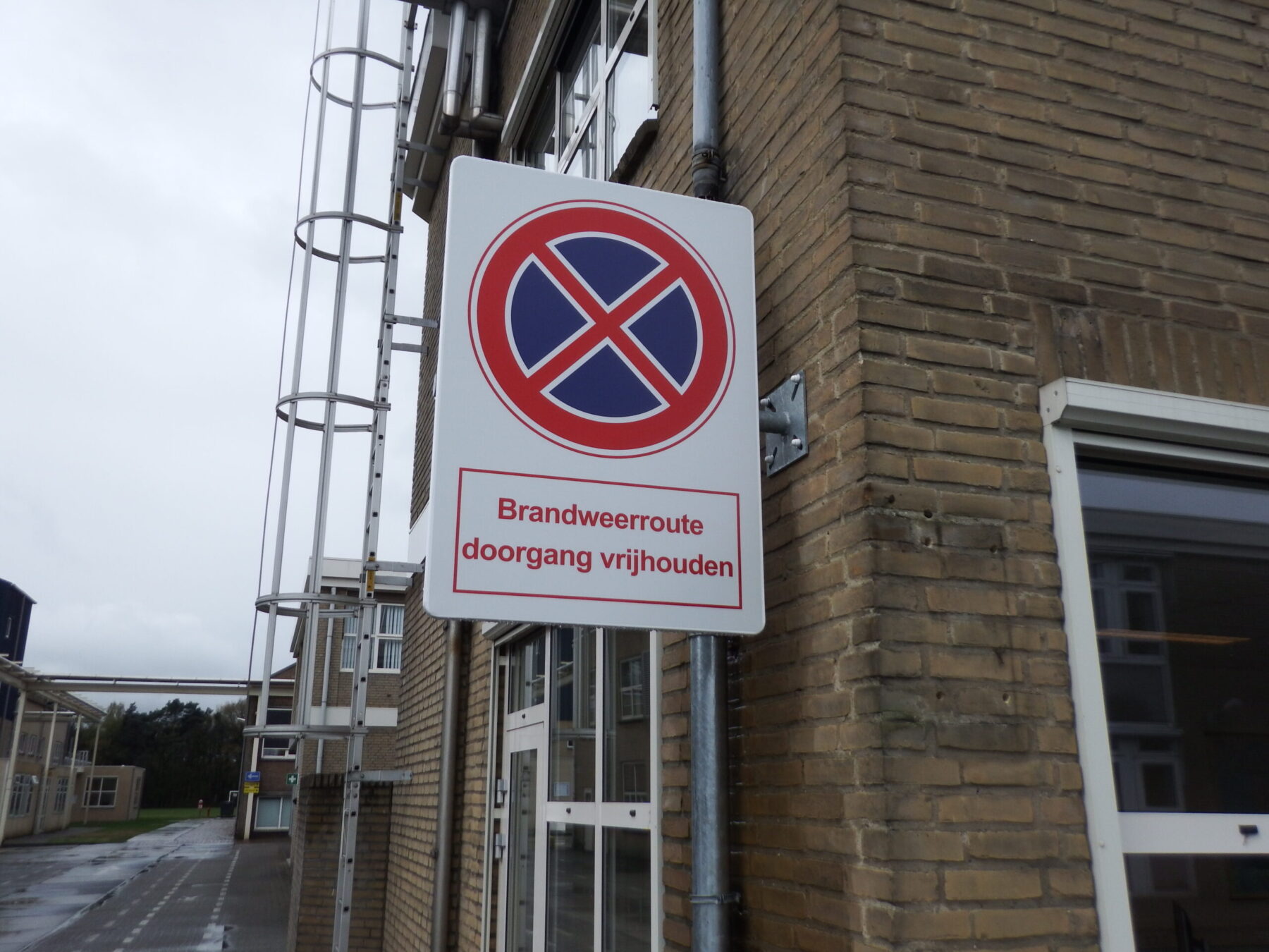 Verkeersborden geplaatst door Blomsma Signs & Safety