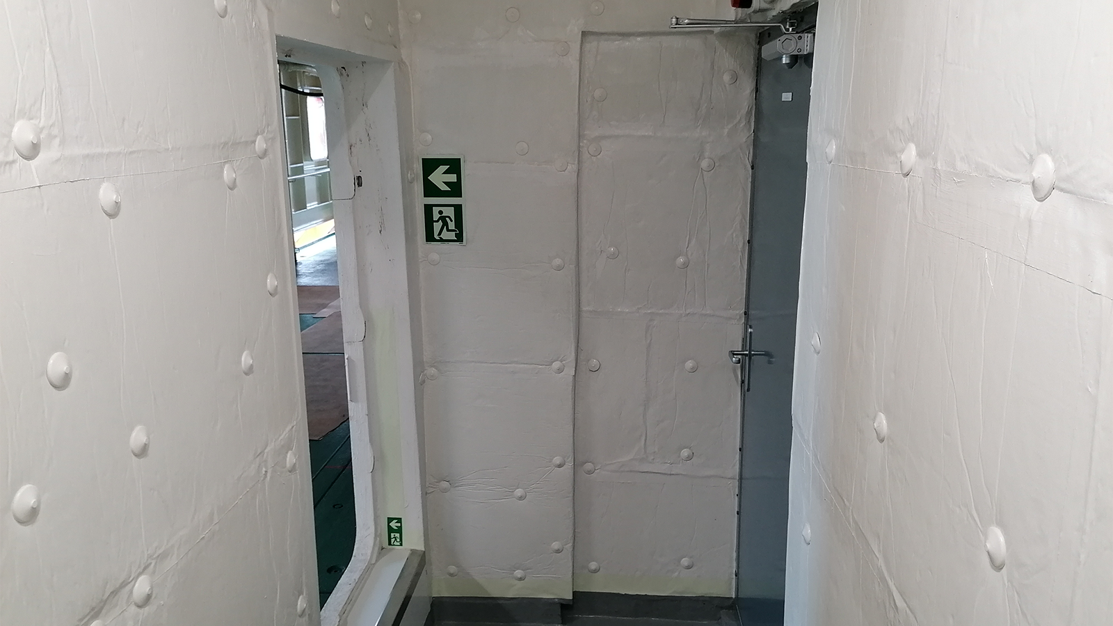 Damen Naval Nuyina ijsbreker veiligheidssignalering door Blomsma Signs& Safety