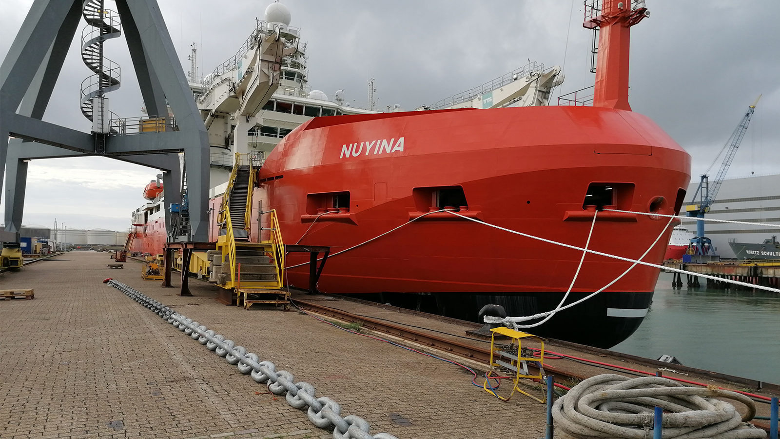 Damen Naval Nuyina ijsbreker veiligheidssignalering door Blomsma Signs& Safety