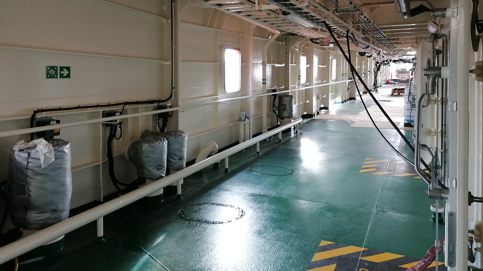 Damen Naval Nuyina ijsbreker vluchtroutegeleiding door Blomsma Signs& Safety