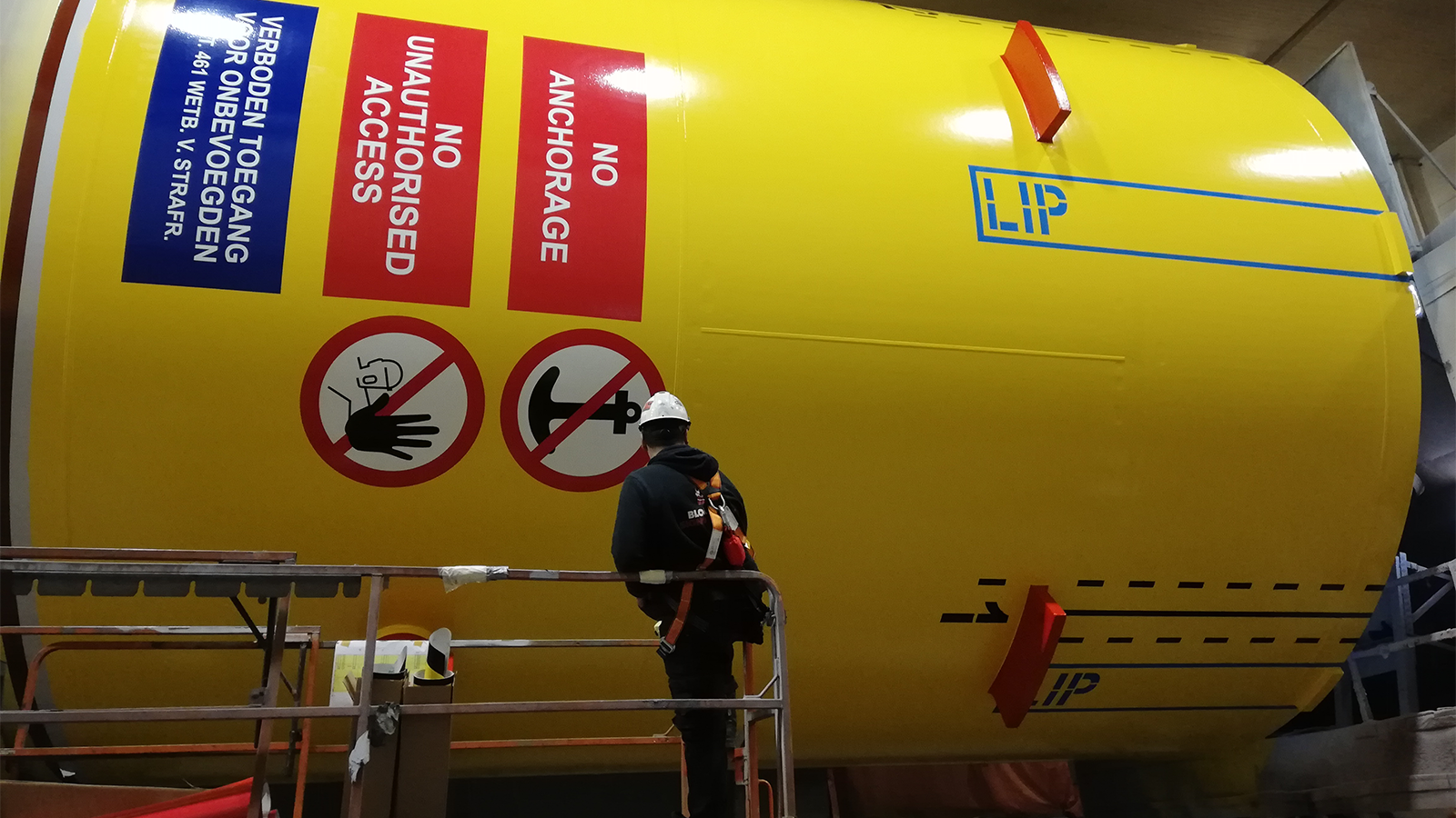 Offshore wind monopile markering and signage Van Ginkel Groep by Blomsma Signs & Safety