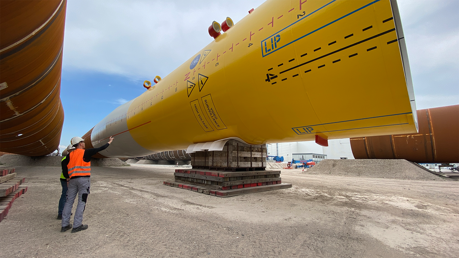 Offshore wind monopile markering and signage Van Ginkel Groep by Blomsma Signs & Safety